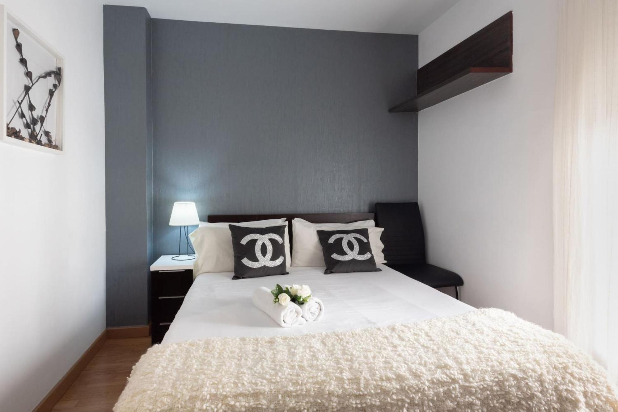 Apartamentos Day Madrid Ildefonso Centro Gran Via Sol Malasana מראה חיצוני תמונה