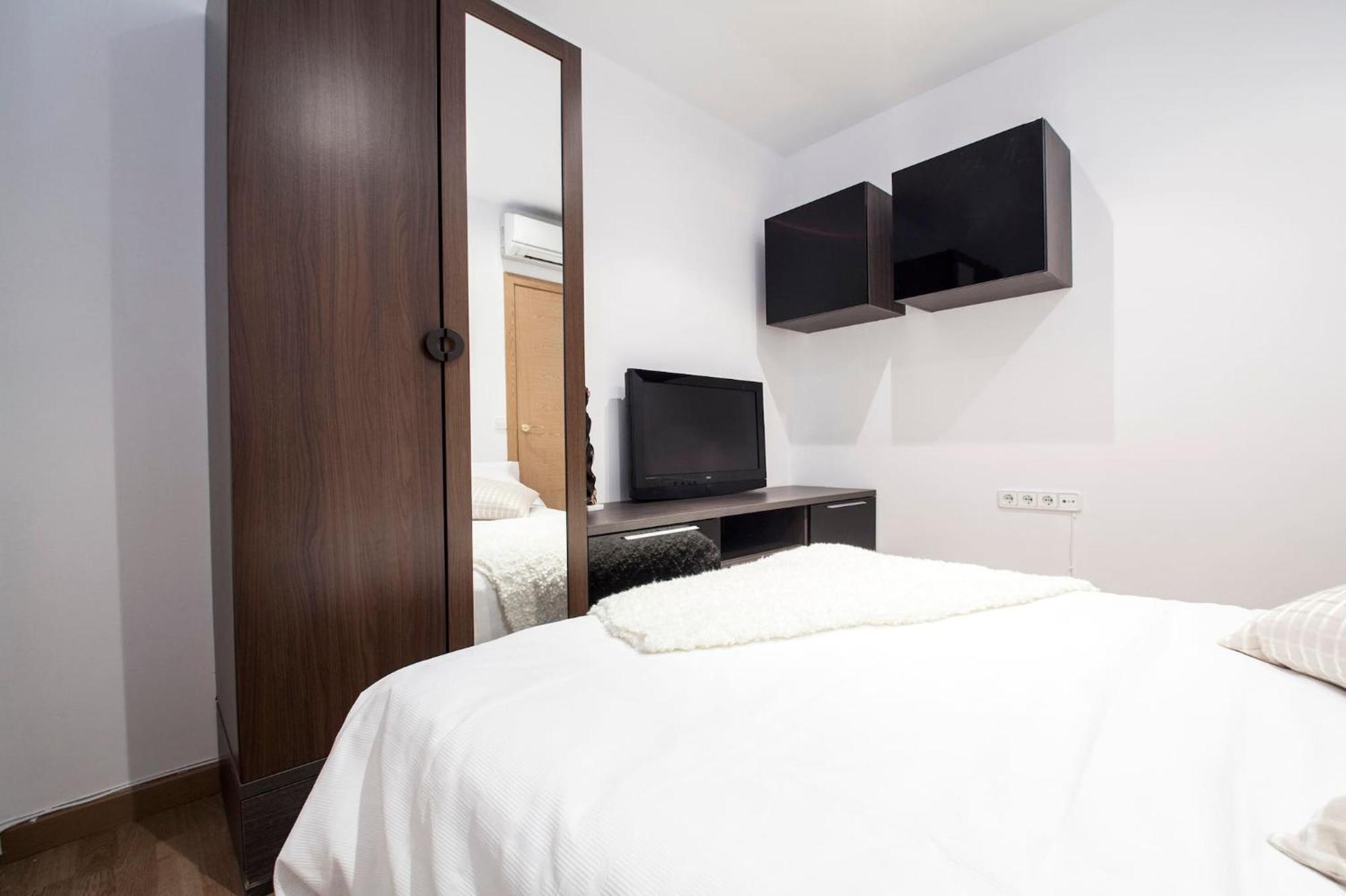 Apartamentos Day Madrid Ildefonso Centro Gran Via Sol Malasana מראה חיצוני תמונה