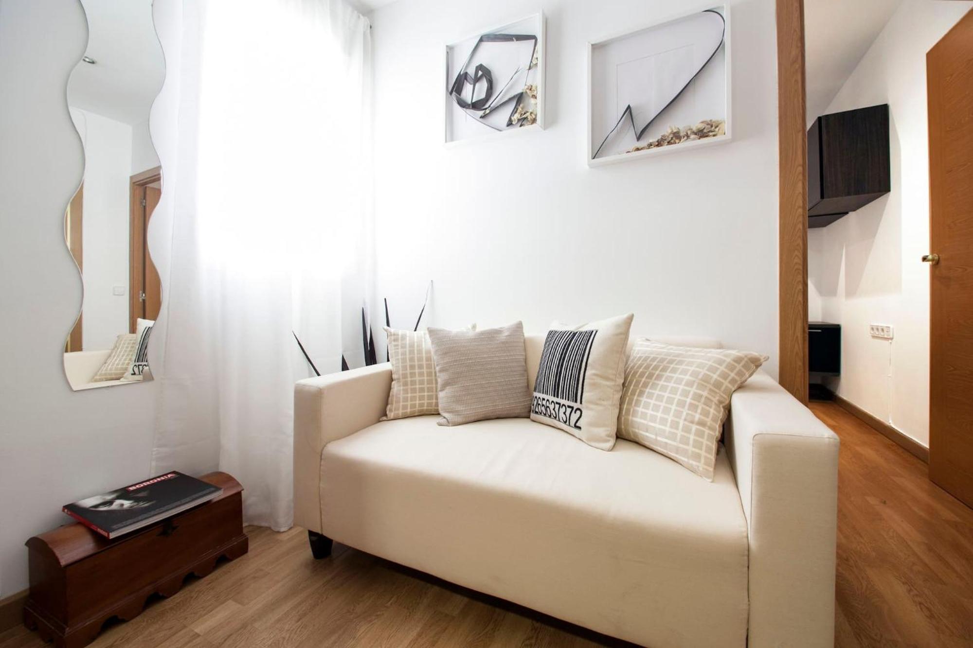 Apartamentos Day Madrid Ildefonso Centro Gran Via Sol Malasana מראה חיצוני תמונה