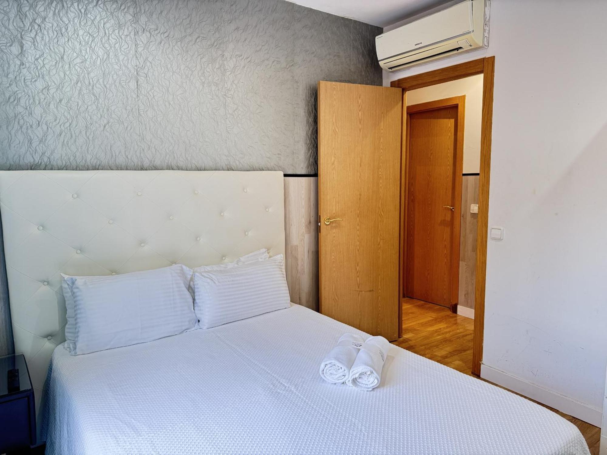 Apartamentos Day Madrid Ildefonso Centro Gran Via Sol Malasana מראה חיצוני תמונה