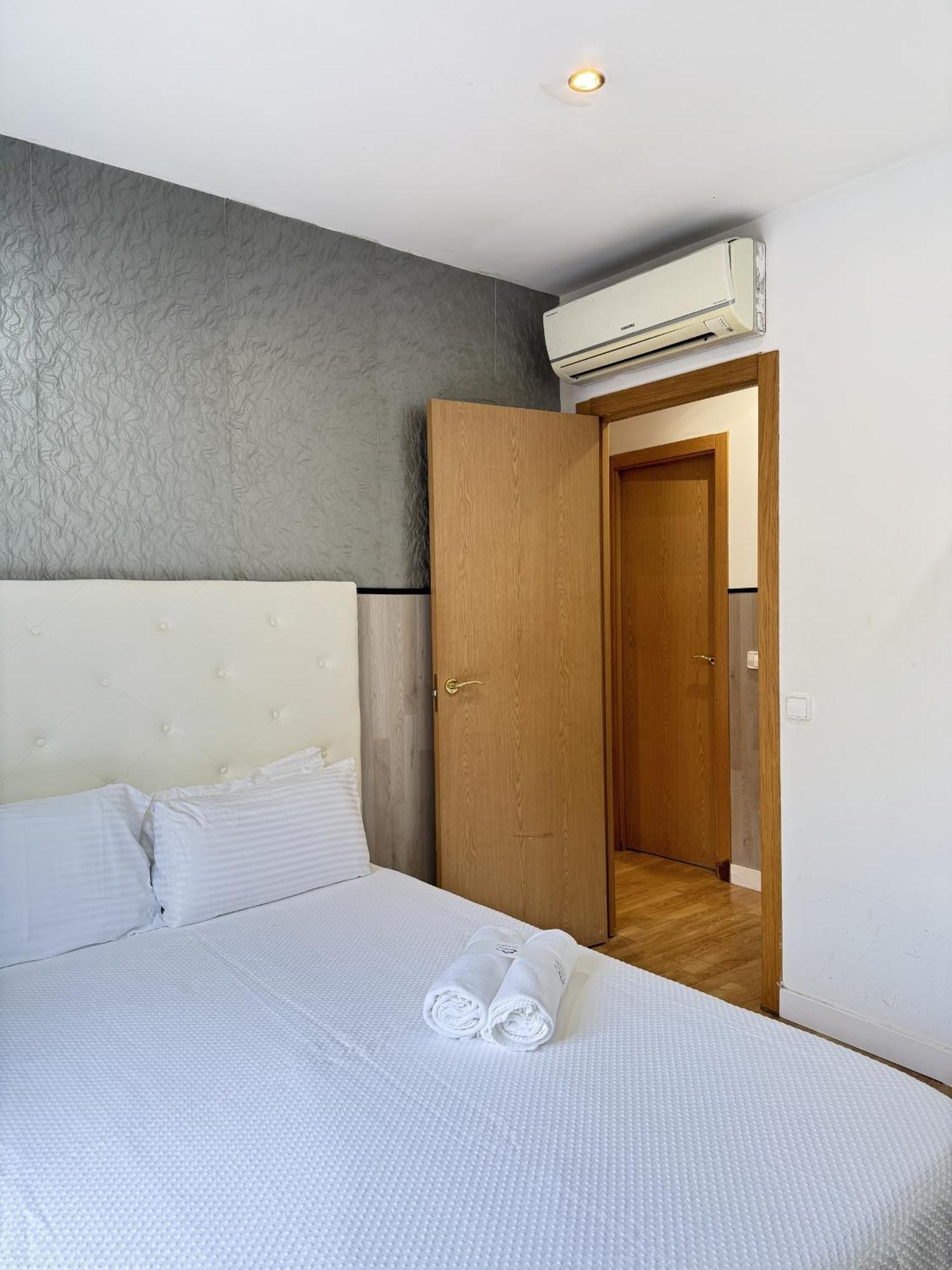 Apartamentos Day Madrid Ildefonso Centro Gran Via Sol Malasana מראה חיצוני תמונה