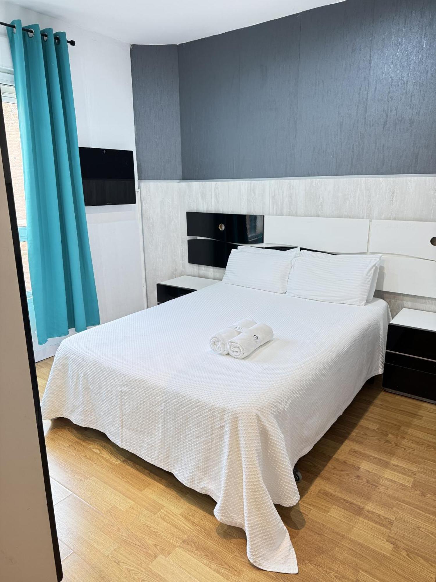 Apartamentos Day Madrid Ildefonso Centro Gran Via Sol Malasana מראה חיצוני תמונה